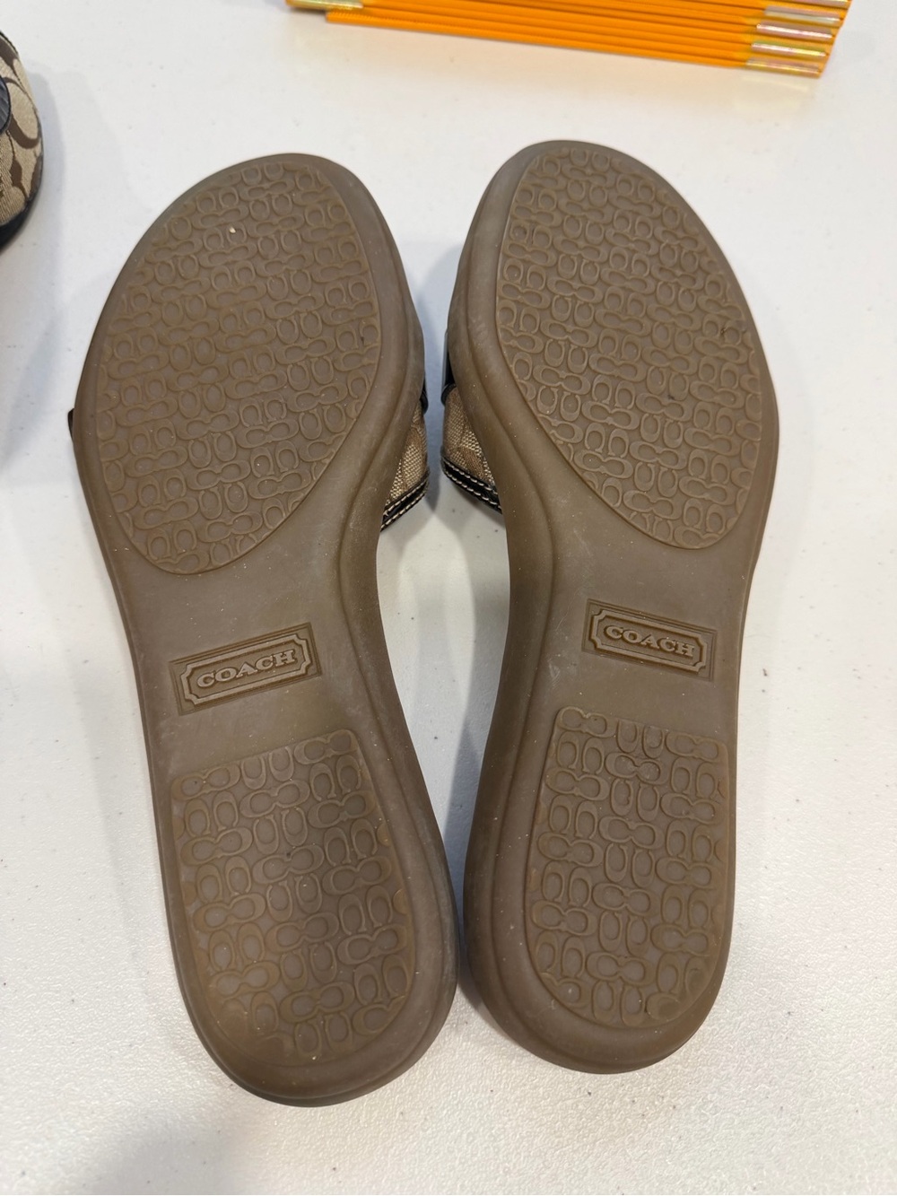 Coach Signature C Jacquard Patent Leather Slide Sandals Brown Sz 8 - Picture 3 of 6